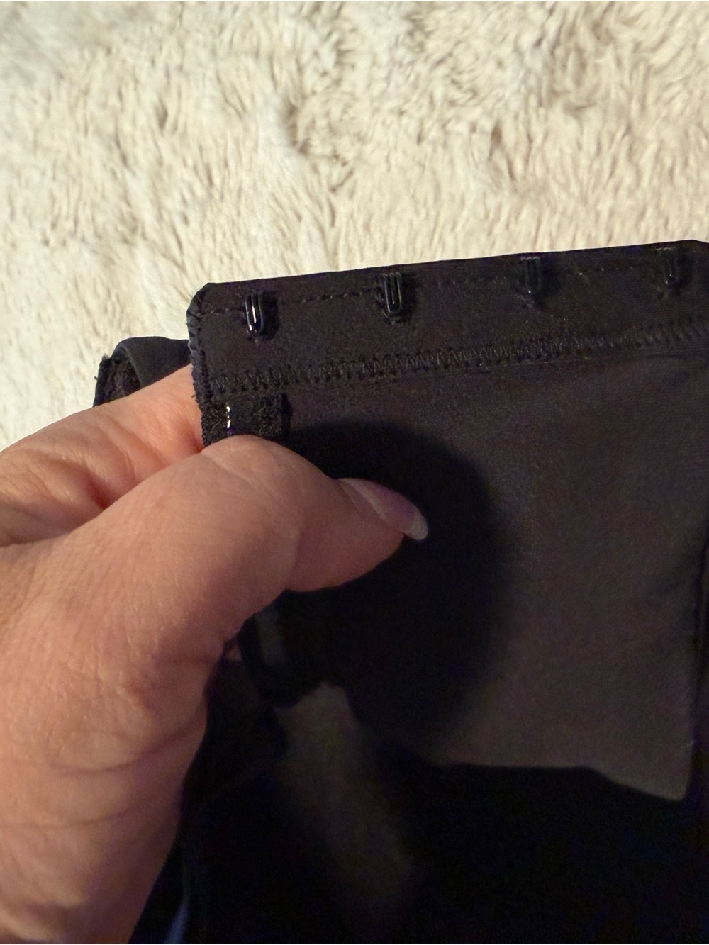 SKIMS Black fits everybody strapless bra - Picture 5 of 8